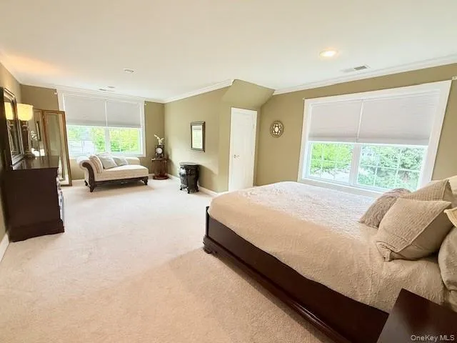 129 Maya Circle Central Islip, NY 11722