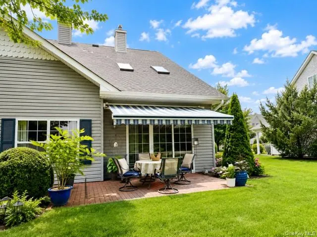 129 Maya Circle Central Islip, NY 11722
