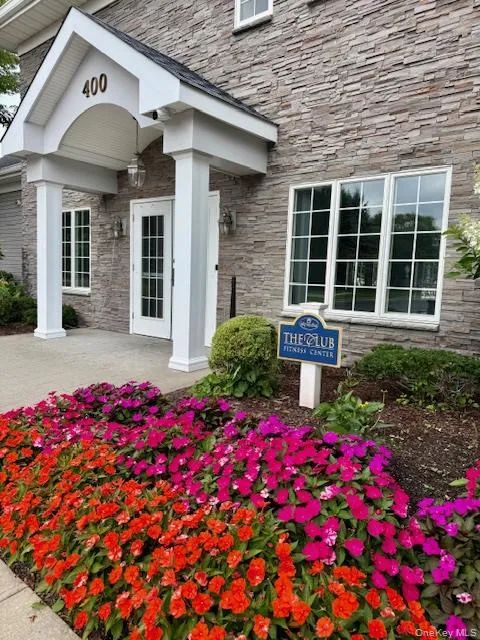 129 Maya Circle Central Islip, NY 11722