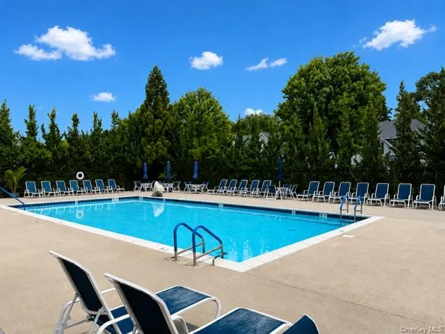 129 Maya Circle Central Islip, NY 11722