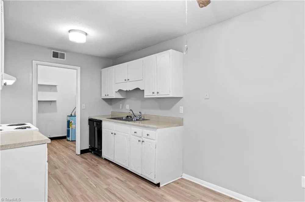 2230 Sunderland Road #42E Winston-Salem, NC 27103