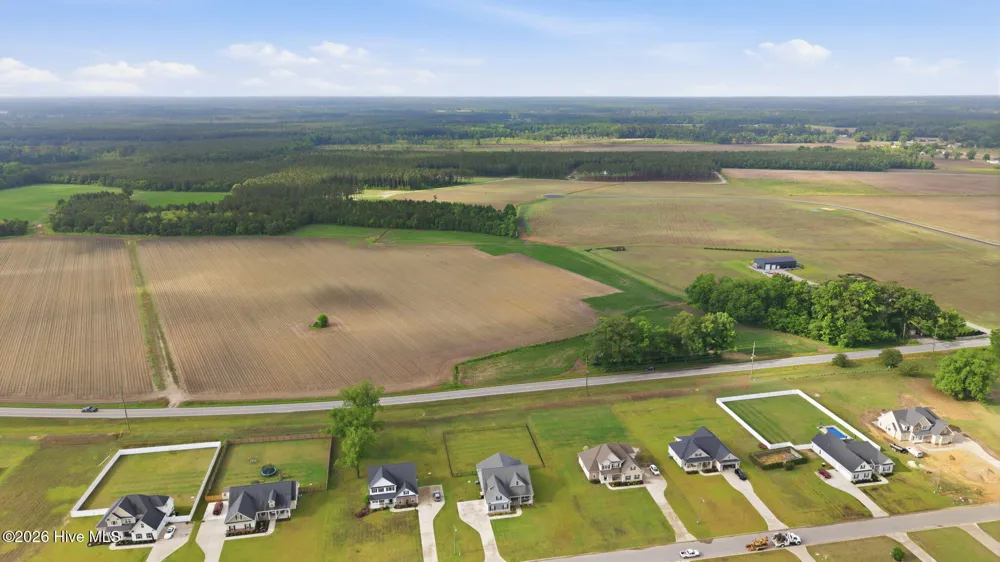 2364 Nc 102 E Ayden, NC 28513