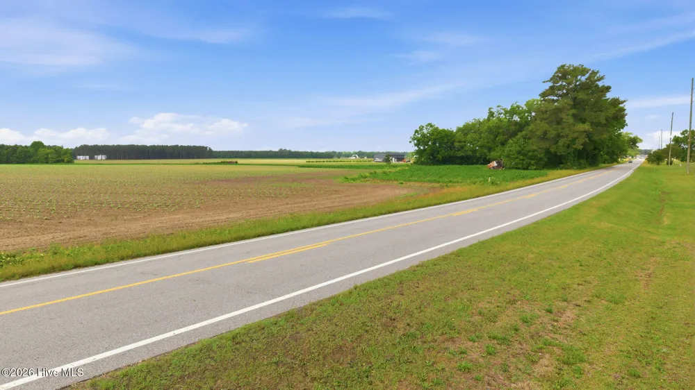 2364 Nc 102 E Ayden, NC 28513