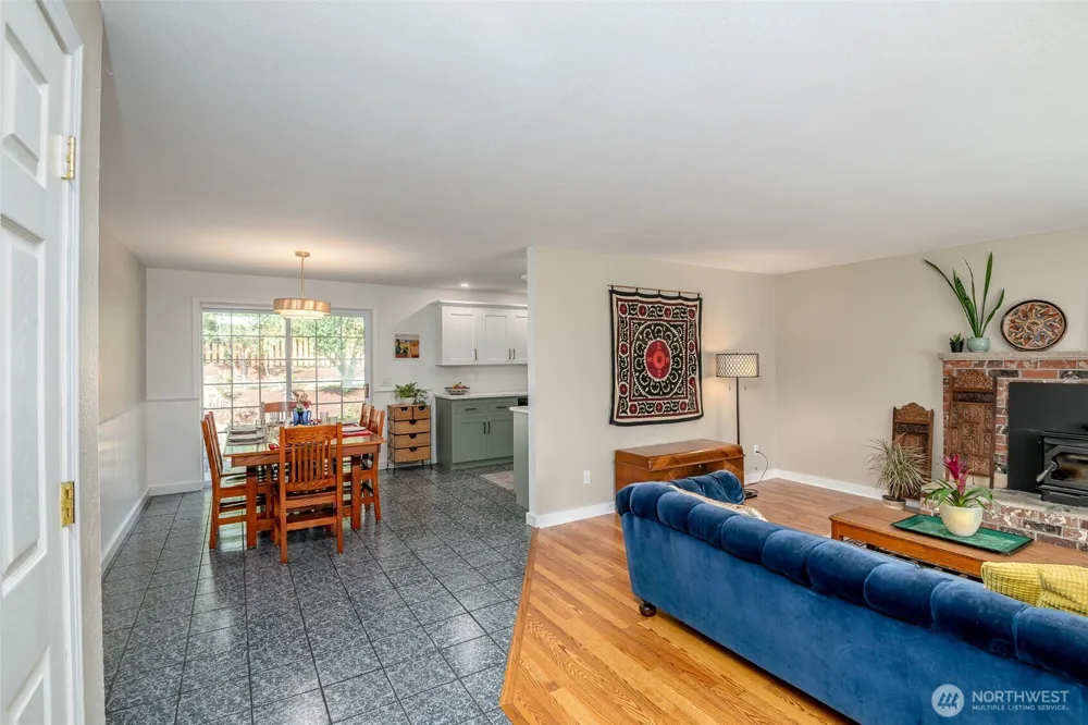 424 119th Avenue E Edgewood, WA 98372