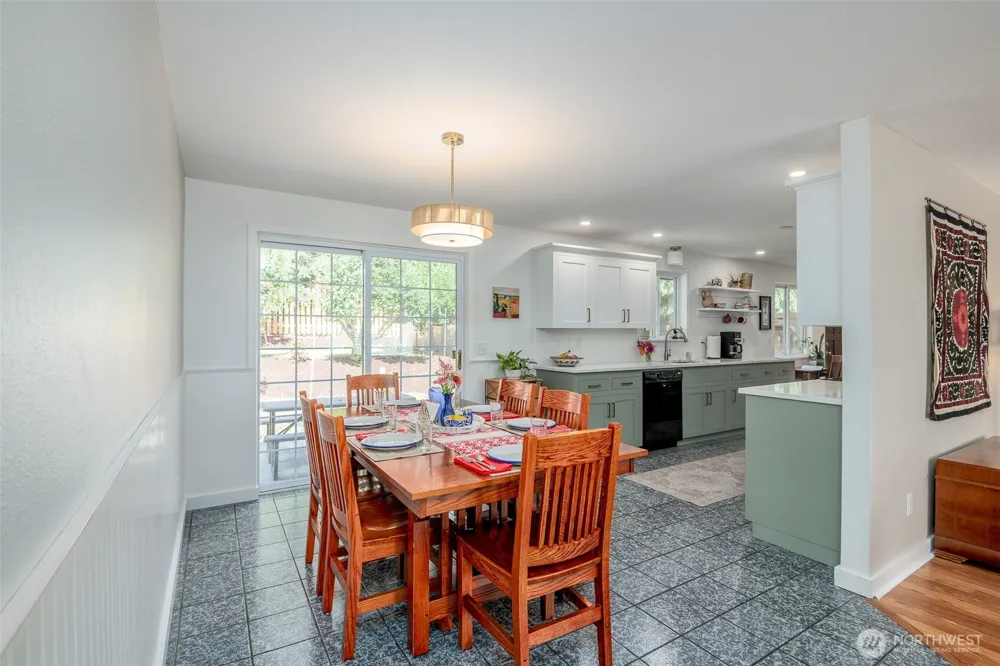 424 119th Avenue E Edgewood, WA 98372