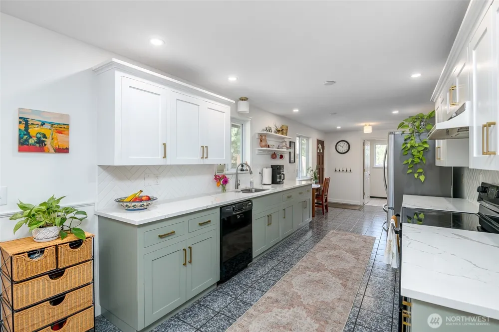 424 119th Avenue E Edgewood, WA 98372
