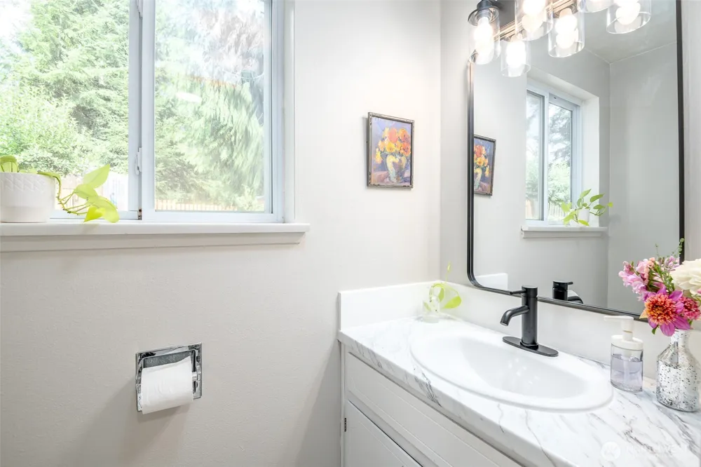 424 119th Avenue E Edgewood, WA 98372