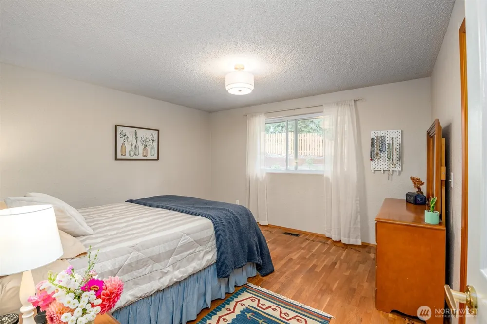 424 119th Avenue E Edgewood, WA 98372