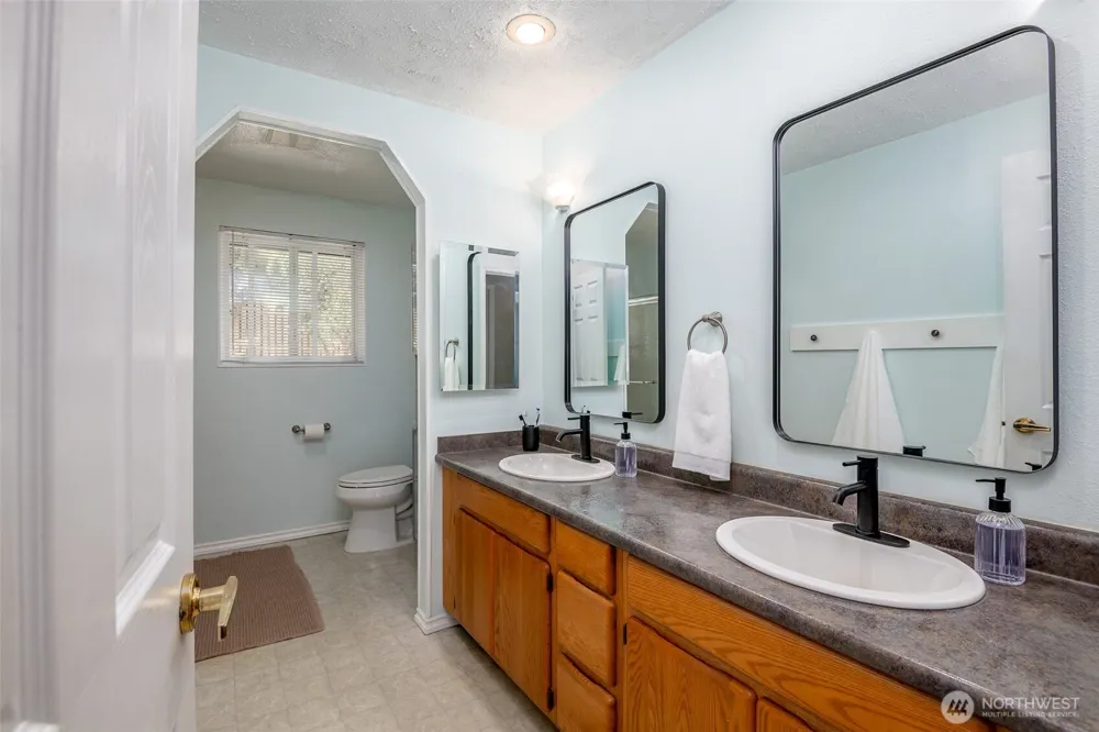 424 119th Avenue E Edgewood, WA 98372