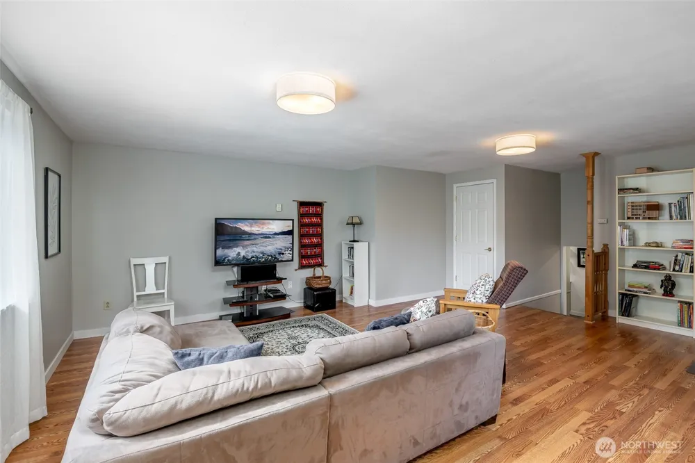 424 119th Avenue E Edgewood, WA 98372