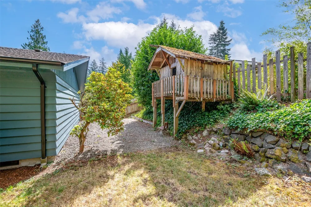 424 119th Avenue E Edgewood, WA 98372