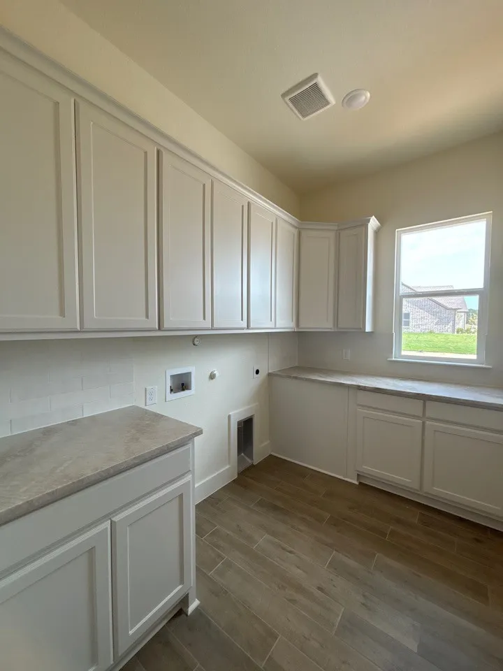 705 Water Side Drive Van Alstyne, TX 75495