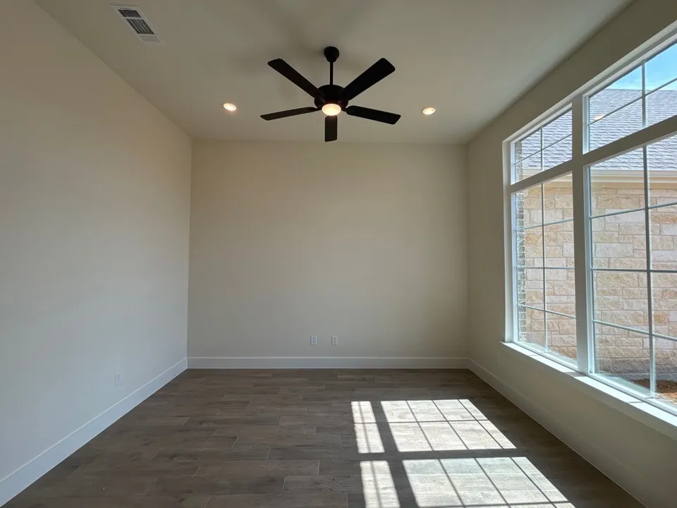 705 Water Side Drive Van Alstyne, TX 75495