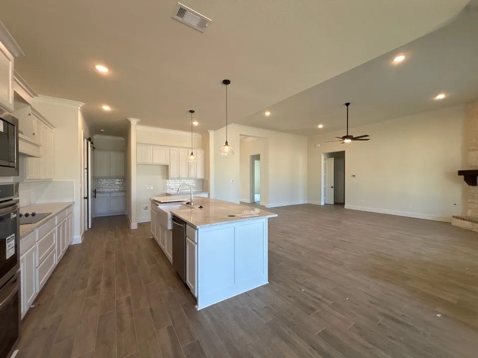 705 Water Side Drive Van Alstyne, TX 75495