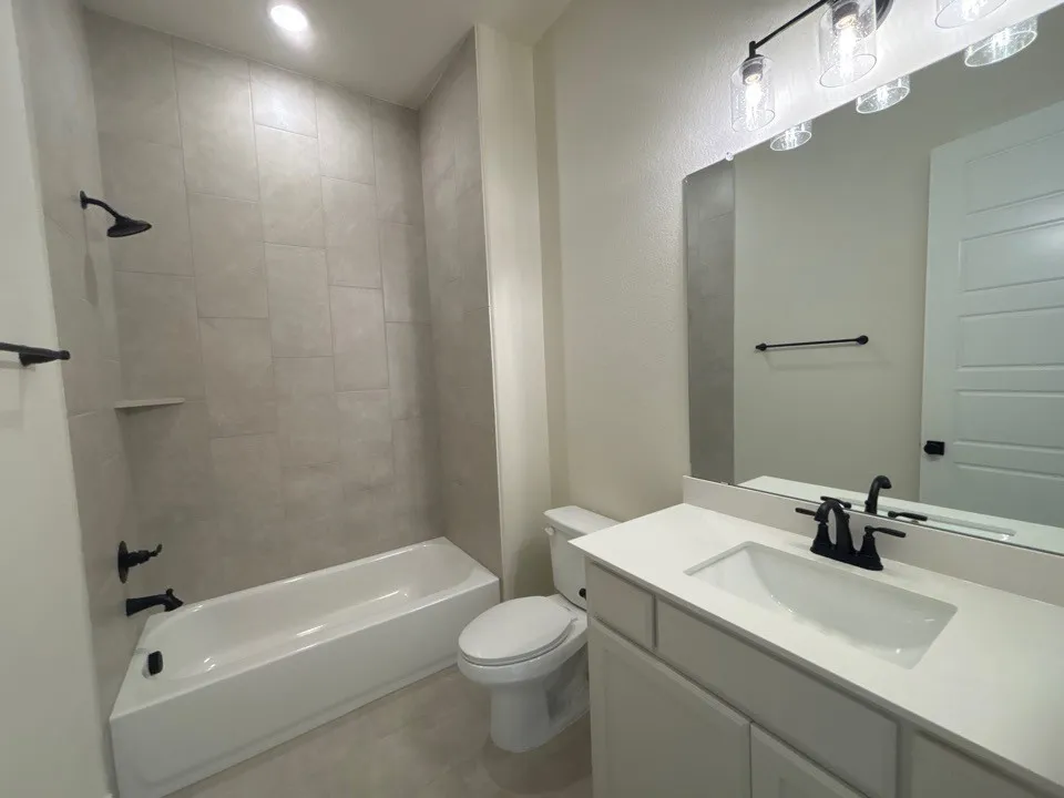 705 Water Side Drive Van Alstyne, TX 75495