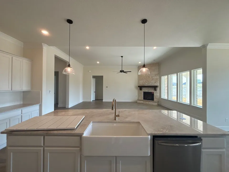 705 Water Side Drive Van Alstyne, TX 75495