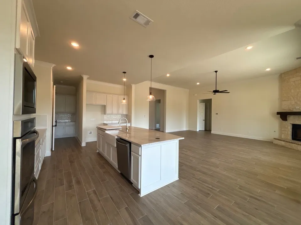 705 Water Side Drive Van Alstyne, TX 75495