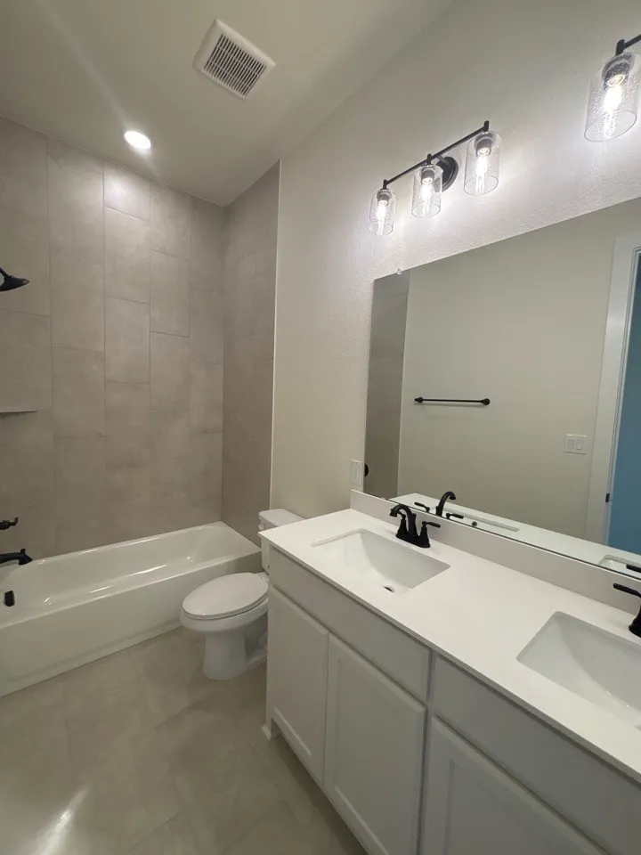 705 Water Side Drive Van Alstyne, TX 75495