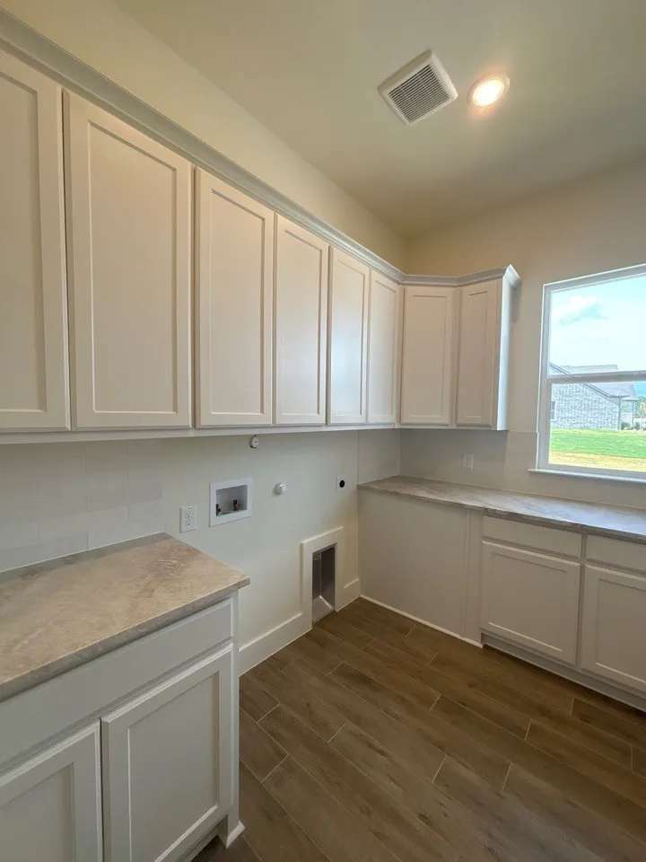 705 Water Side Drive Van Alstyne, TX 75495
