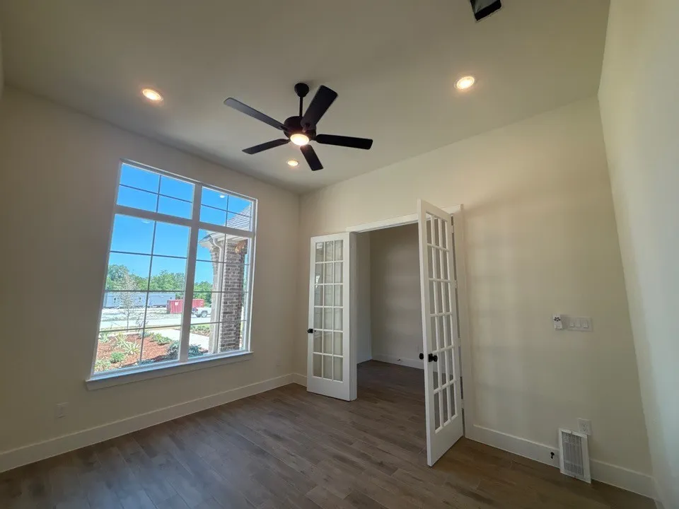 705 Water Side Drive Van Alstyne, TX 75495