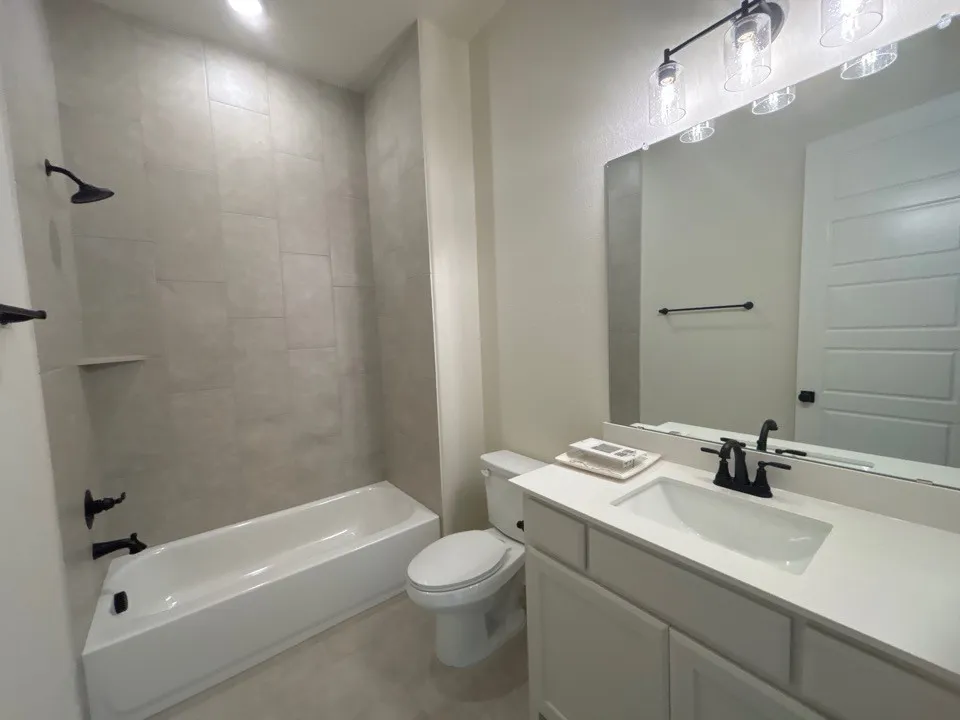 705 Water Side Drive Van Alstyne, TX 75495