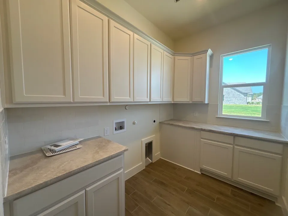 705 Water Side Drive Van Alstyne, TX 75495