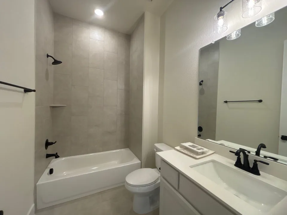 705 Water Side Drive Van Alstyne, TX 75495