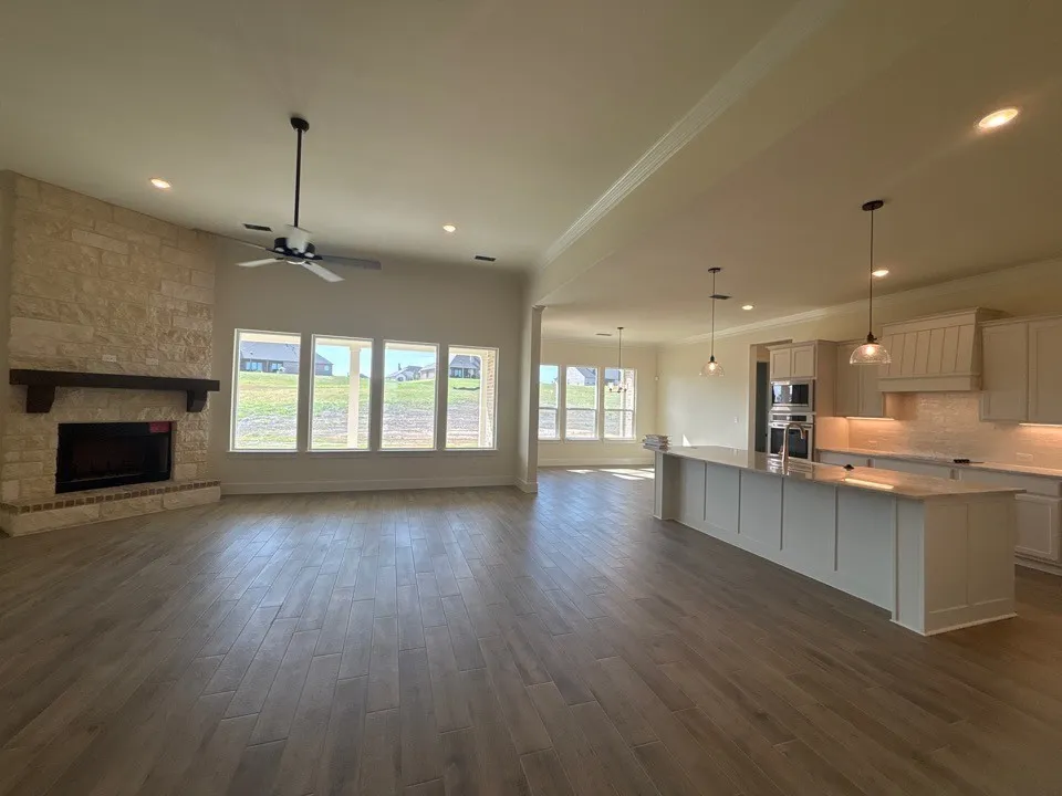 705 Water Side Drive Van Alstyne, TX 75495