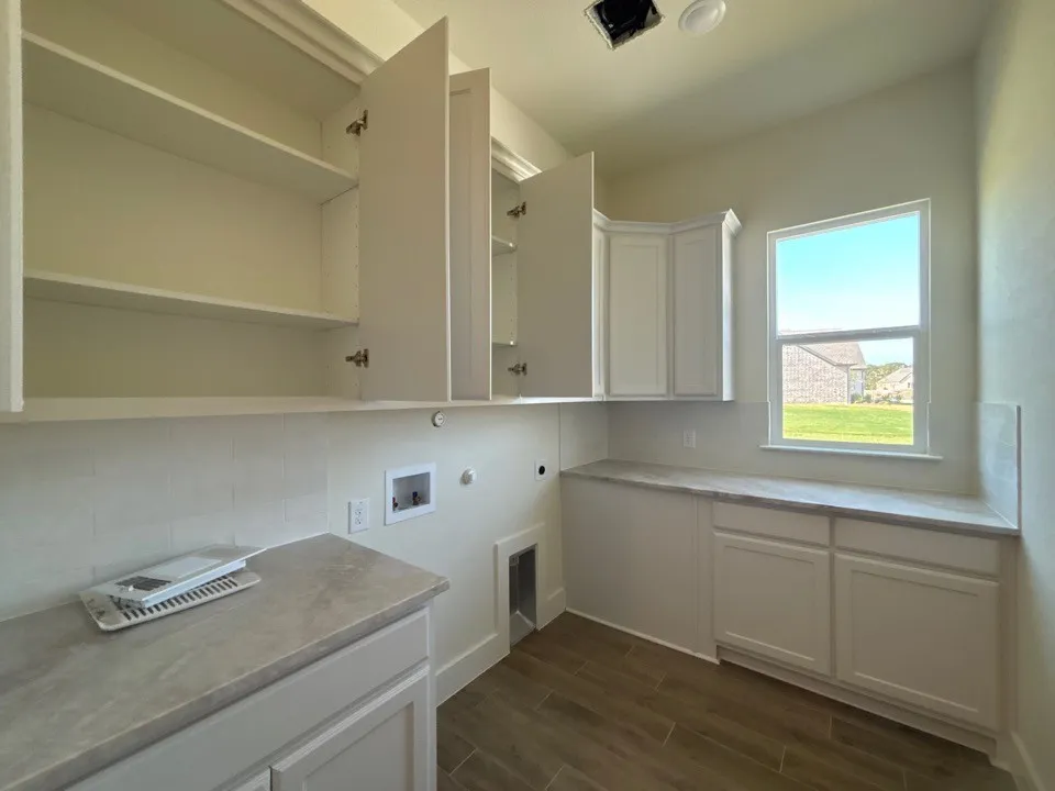 705 Water Side Drive Van Alstyne, TX 75495