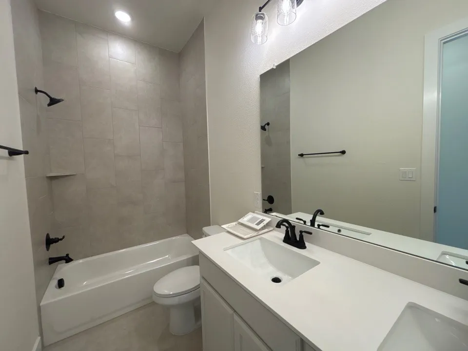 705 Water Side Drive Van Alstyne, TX 75495