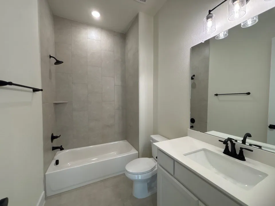 705 Water Side Drive Van Alstyne, TX 75495