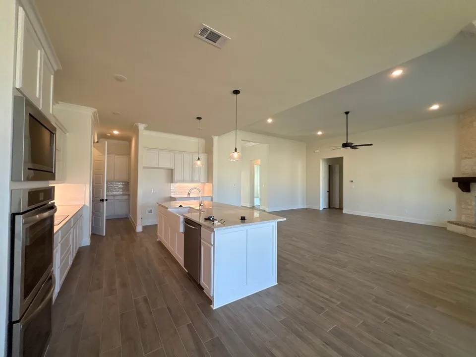 705 Water Side Drive Van Alstyne, TX 75495