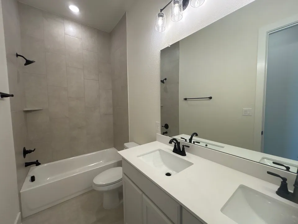 705 Water Side Drive Van Alstyne, TX 75495