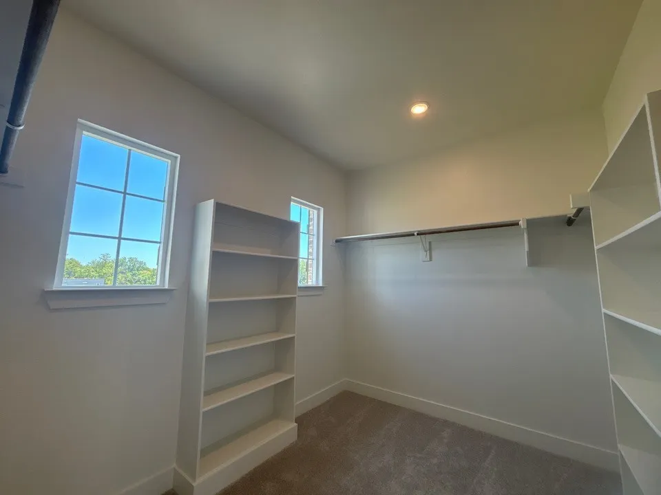 705 Water Side Drive Van Alstyne, TX 75495