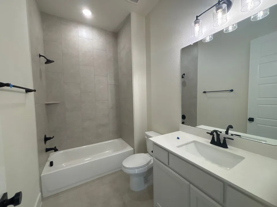 705 Water Side Drive Van Alstyne, TX 75495