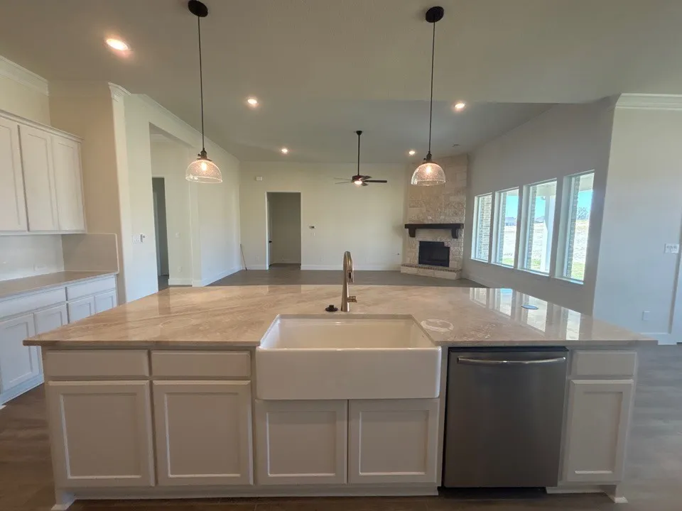 705 Water Side Drive Van Alstyne, TX 75495