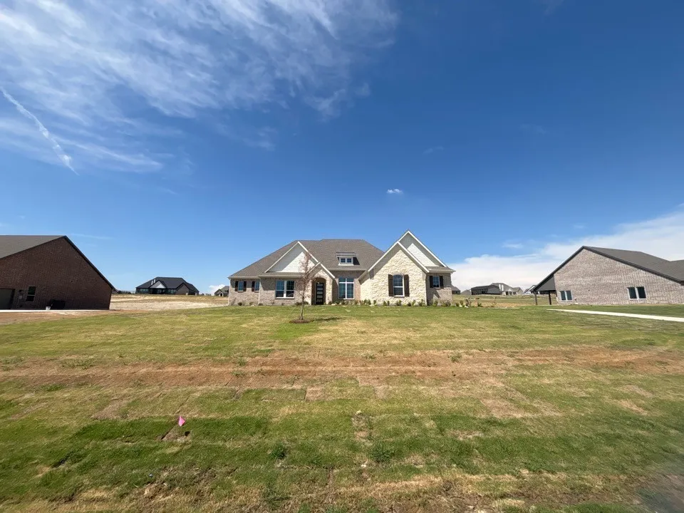 705 Water Side Drive Van Alstyne, TX 75495