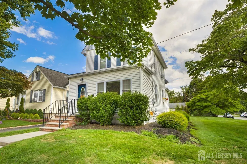 625 2nd Street Dunellen, NJ 08812