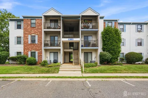 334 Lancaster Court
