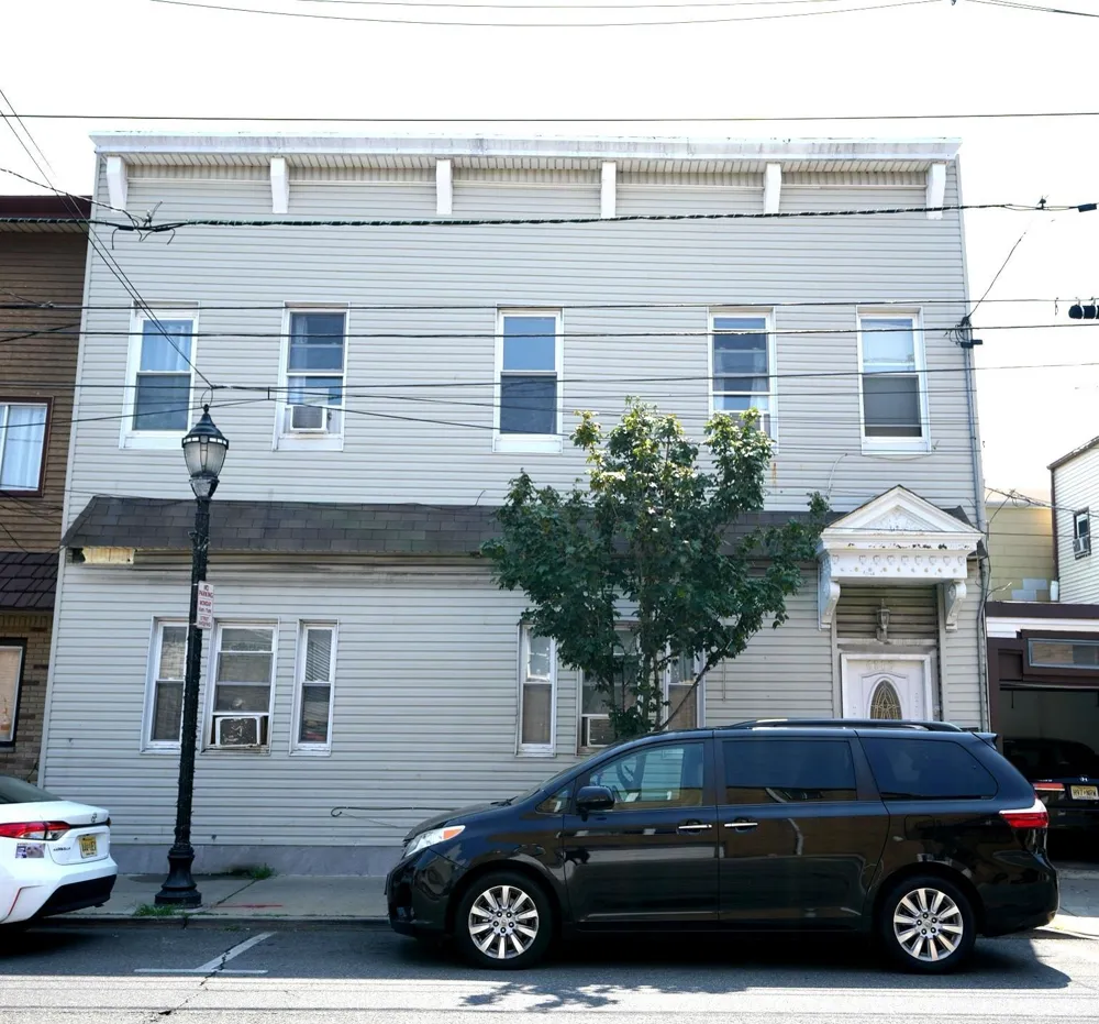 6806 BROADWAY Guttenberg, NJ 07093