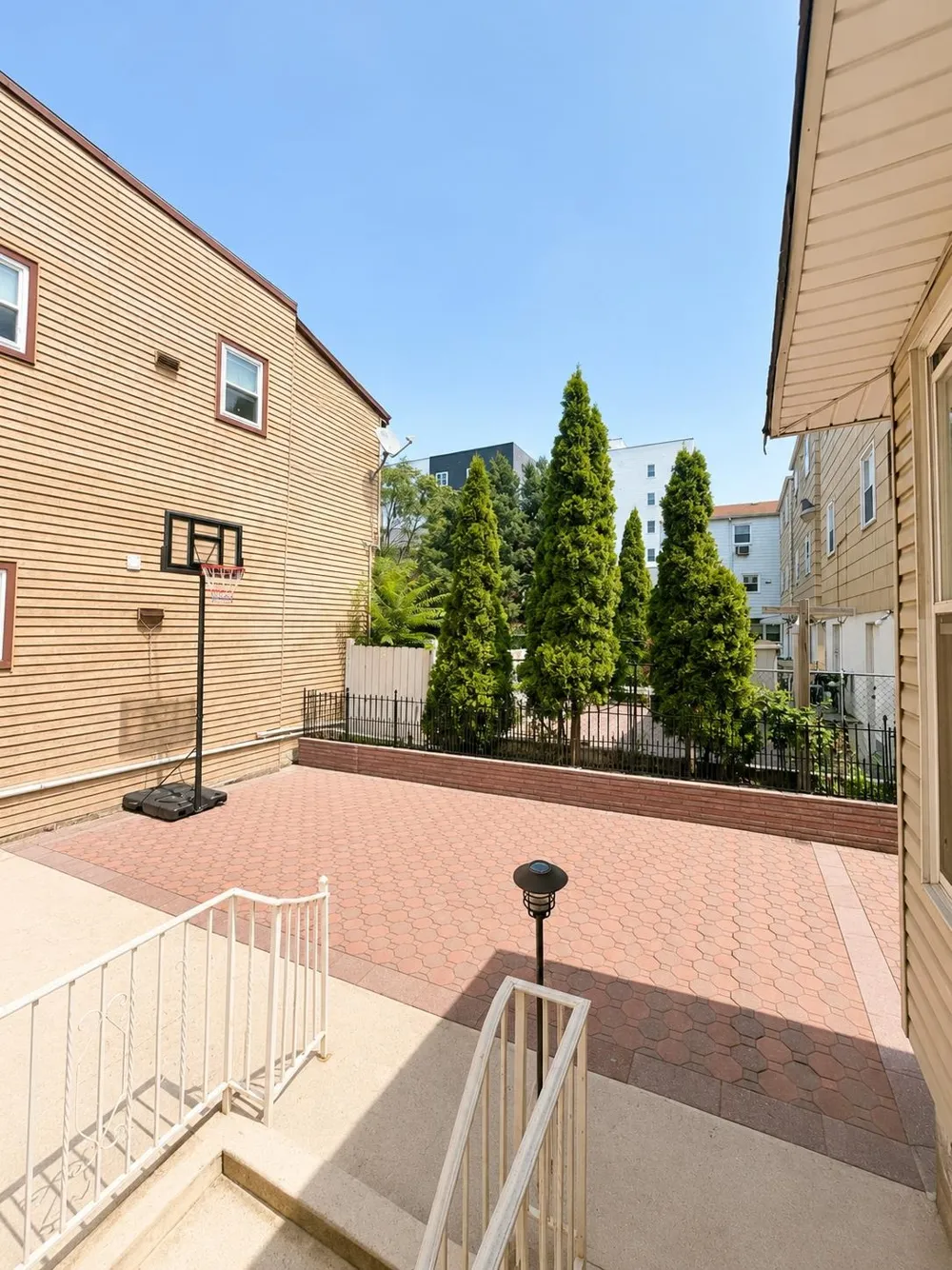 6806 BROADWAY Guttenberg, NJ 07093