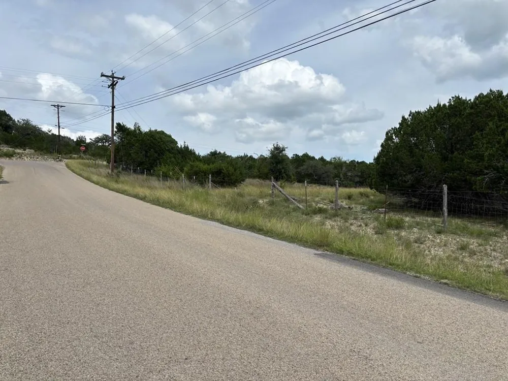 104 Lillian Drive S Kerrville, TX 78028