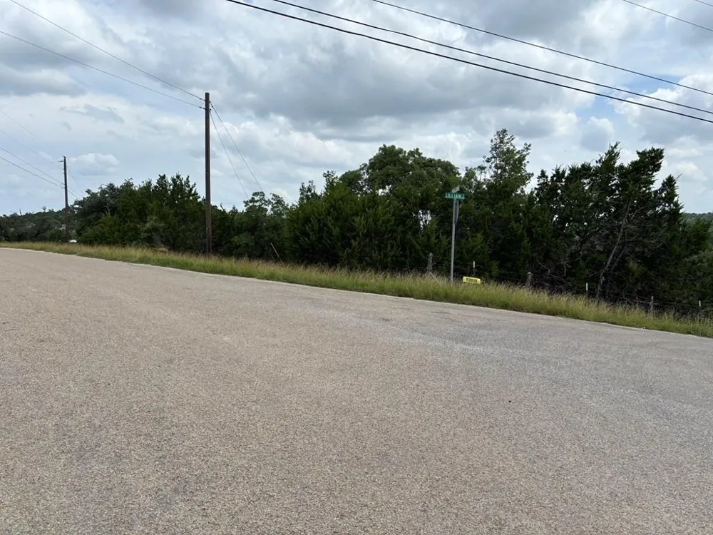 104 Lillian Drive S Kerrville, TX 78028