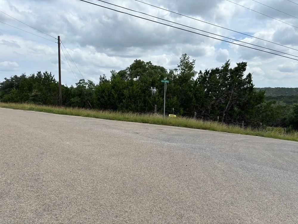 104 Lillian Drive S Kerrville, TX 78028