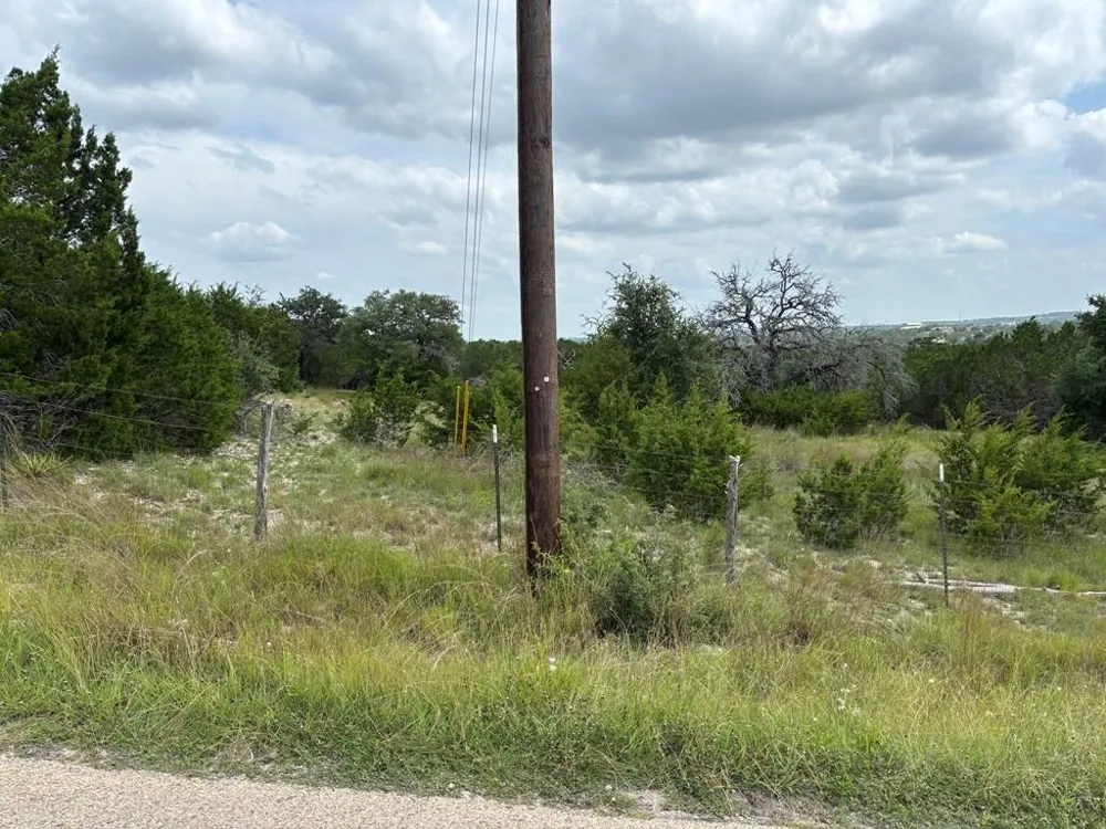104 Lillian Drive S Kerrville, TX 78028