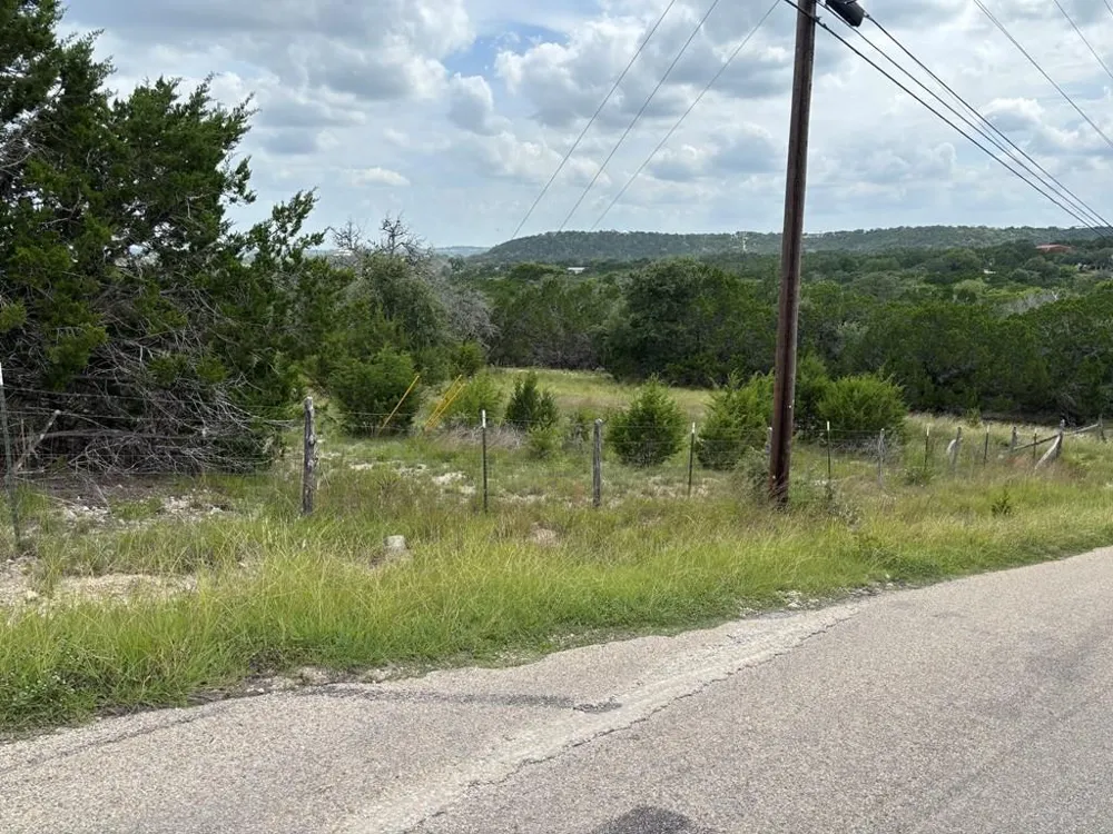 104 Lillian Drive S Kerrville, TX 78028