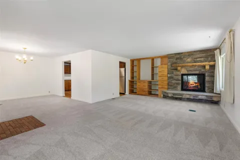 106 Cottonwood Drive