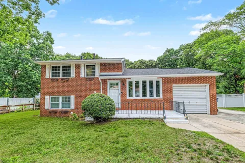 307 Sandy Ln