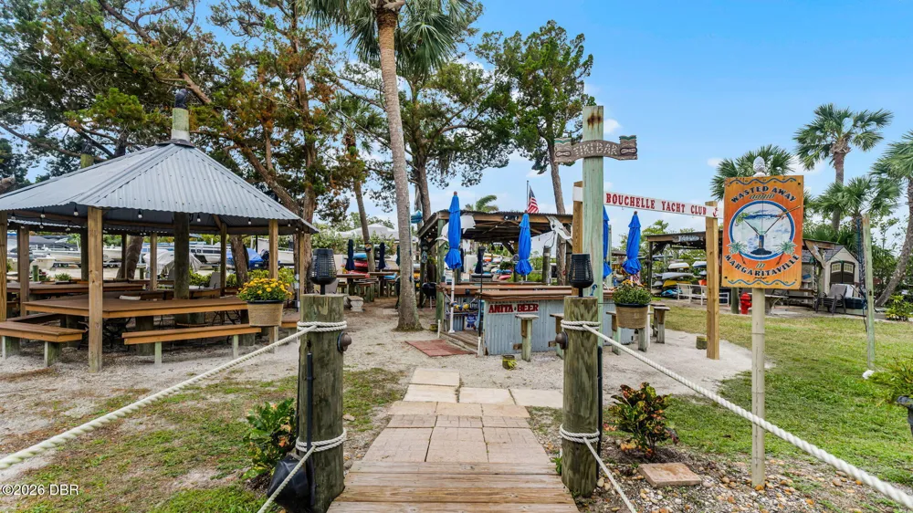 426 Bouchelle Drive #101 New Smyrna Beach, FL 32169