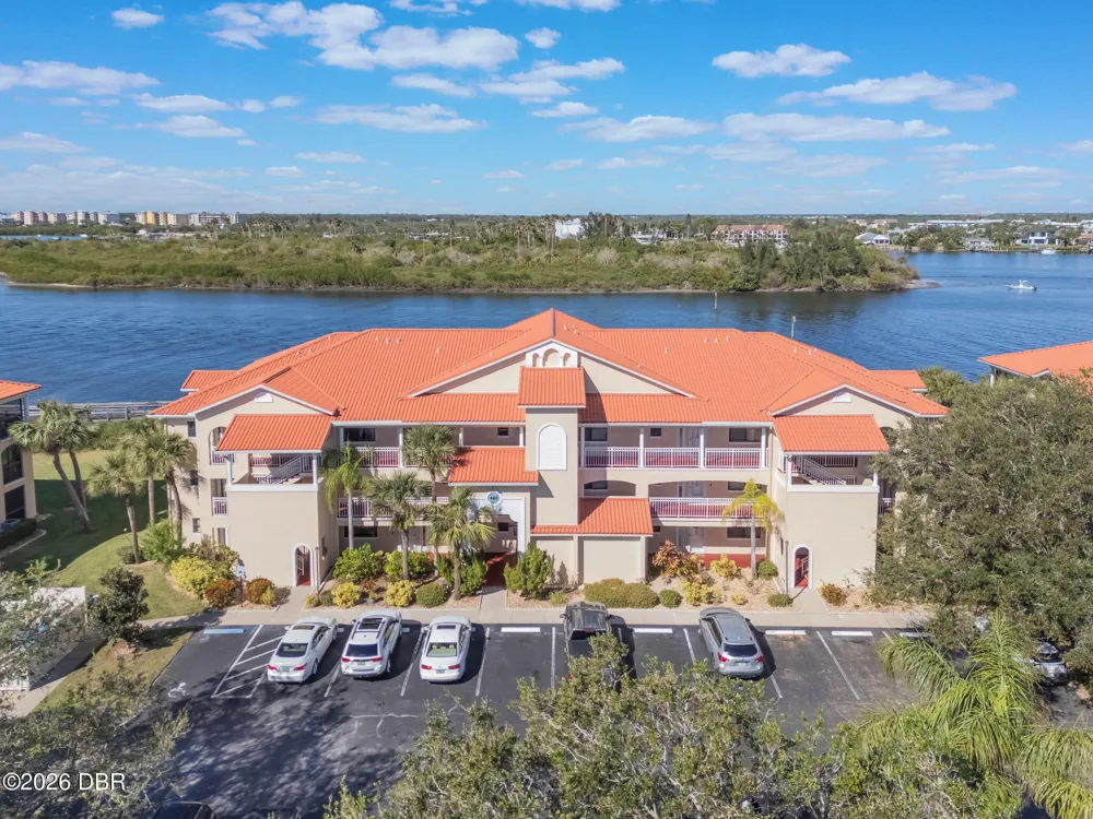 426 Bouchelle Drive #101 New Smyrna Beach, FL 32169